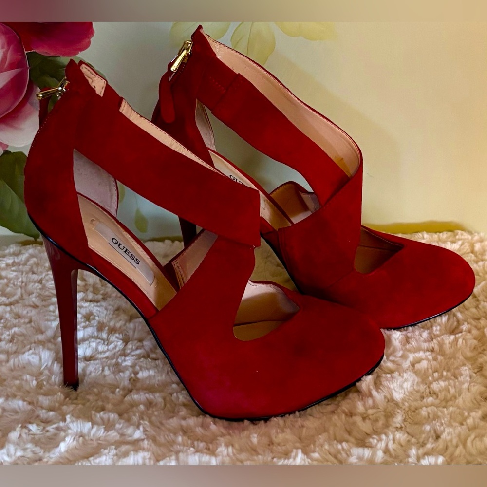 GUESS- RED SUEDE PUMPS…SIZE 6.5 WMS